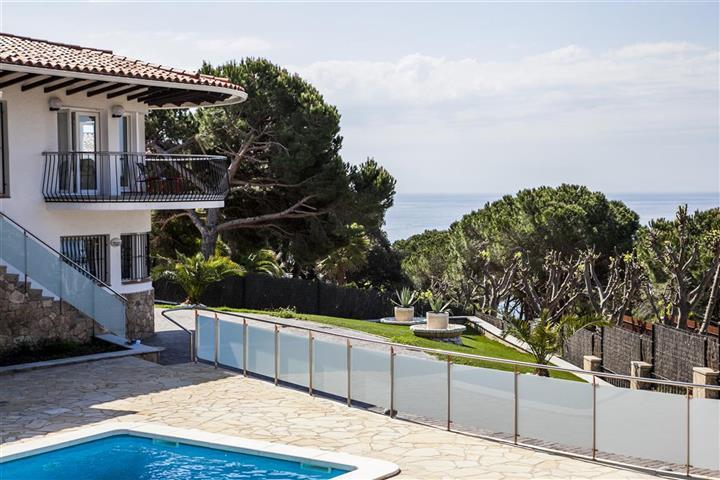 Garden – 4 bedroom villa