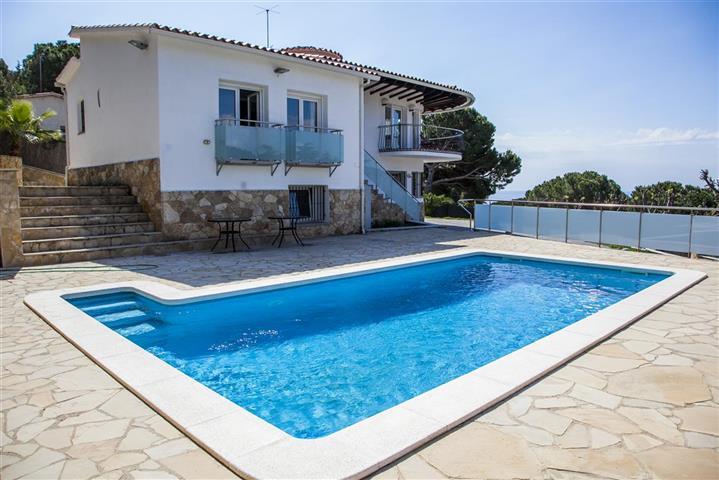 Pool – 4 bedroom villa
